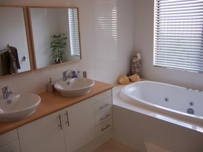 bath_hd.jpg (15643 byte)